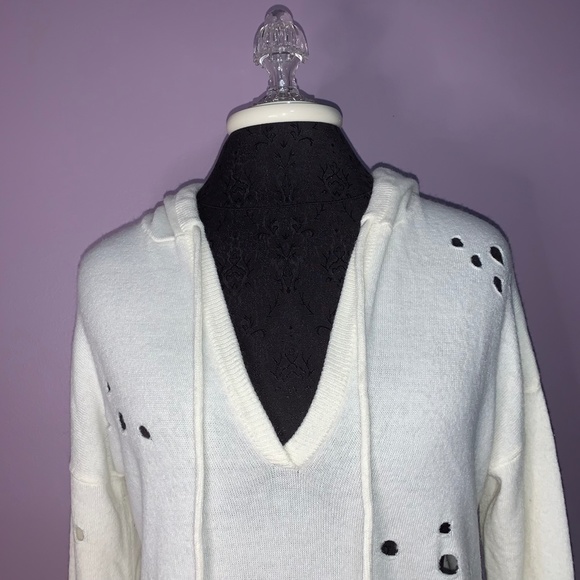 Sweet Romance Ivory Sweater (M) - Picture 2 of 4